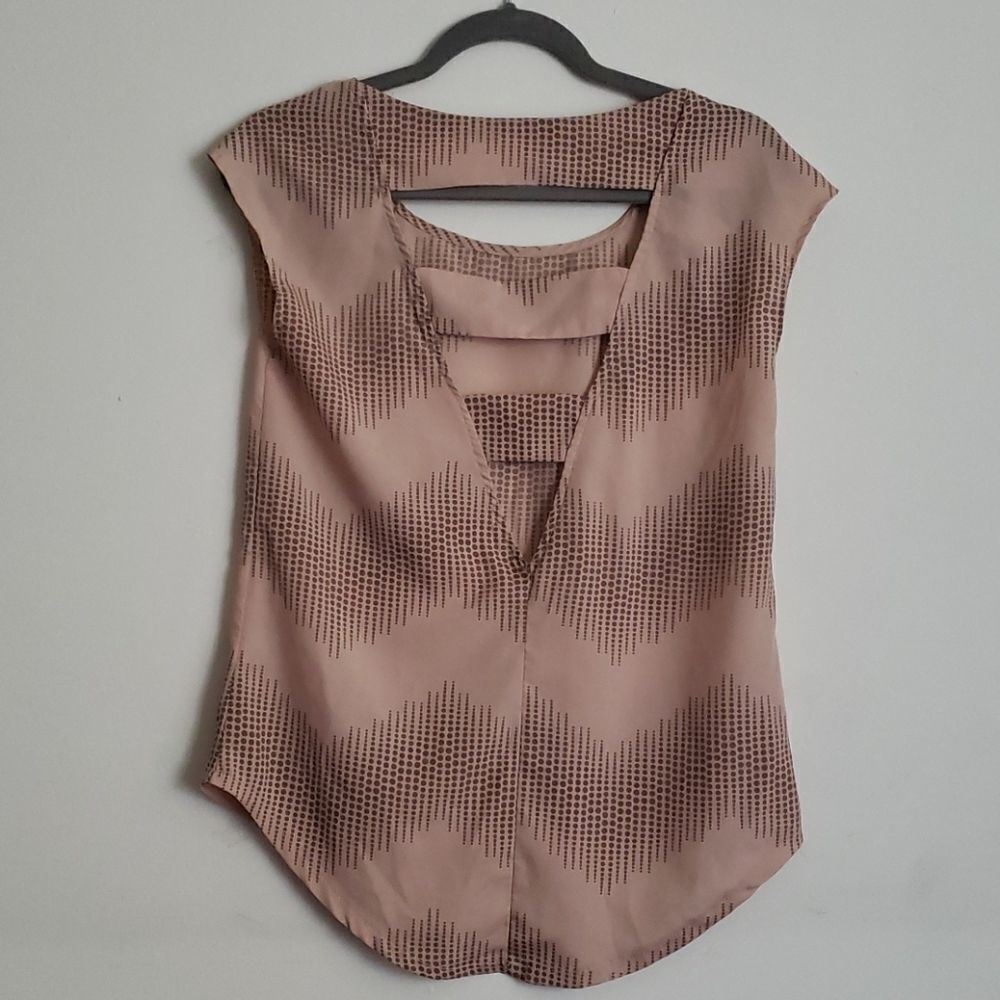 Foreign
Exchange Blouse   - Picture 3 of 6